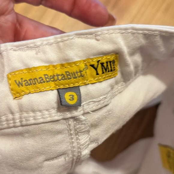 YMI white short size 3 - Picture 3 of 4